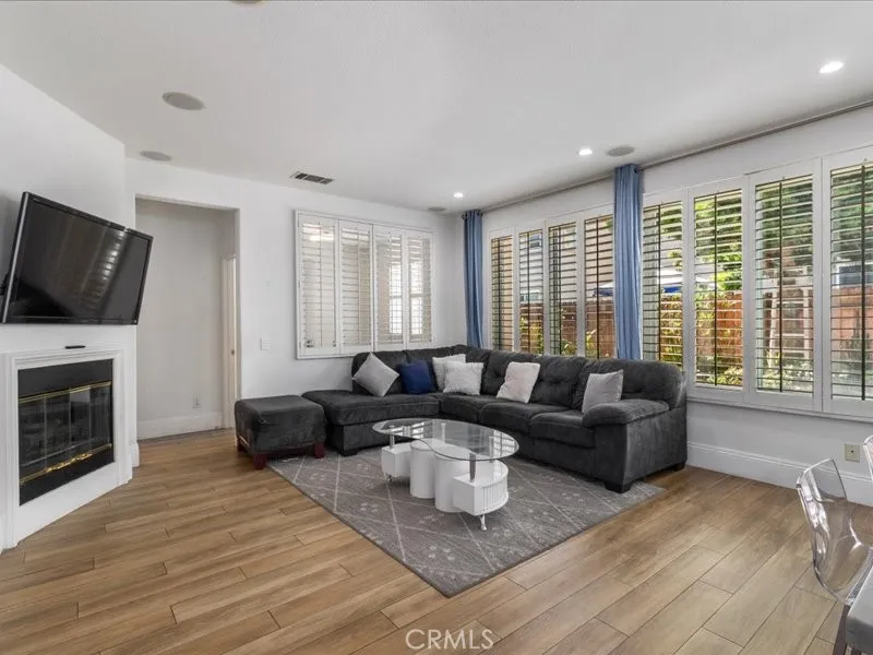 22821 Oak Knoll, Carson, California 90745 home-pic-17